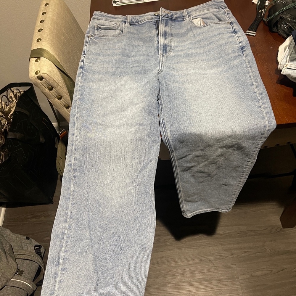Size 14 short American Eagle